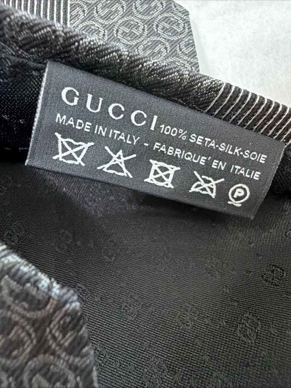 Gucci Classic Dark Grey Men's Textured Stripe and GG Tie NWT